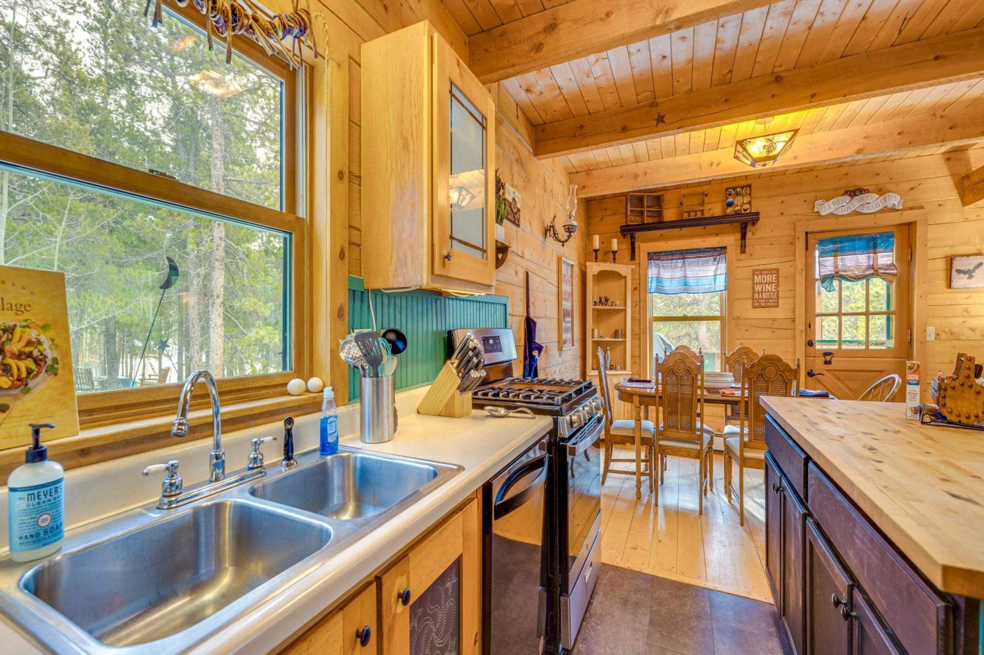 Secluded Black Hawk Log Cabin With Fire Pit! Екстер'єр фото