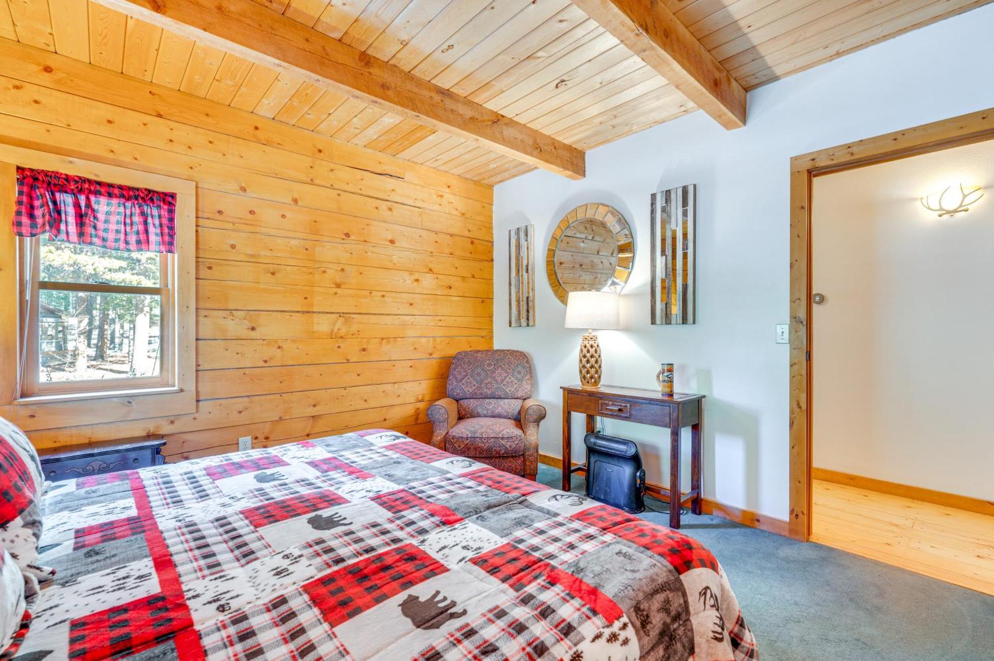 Secluded Black Hawk Log Cabin With Fire Pit! Екстер'єр фото