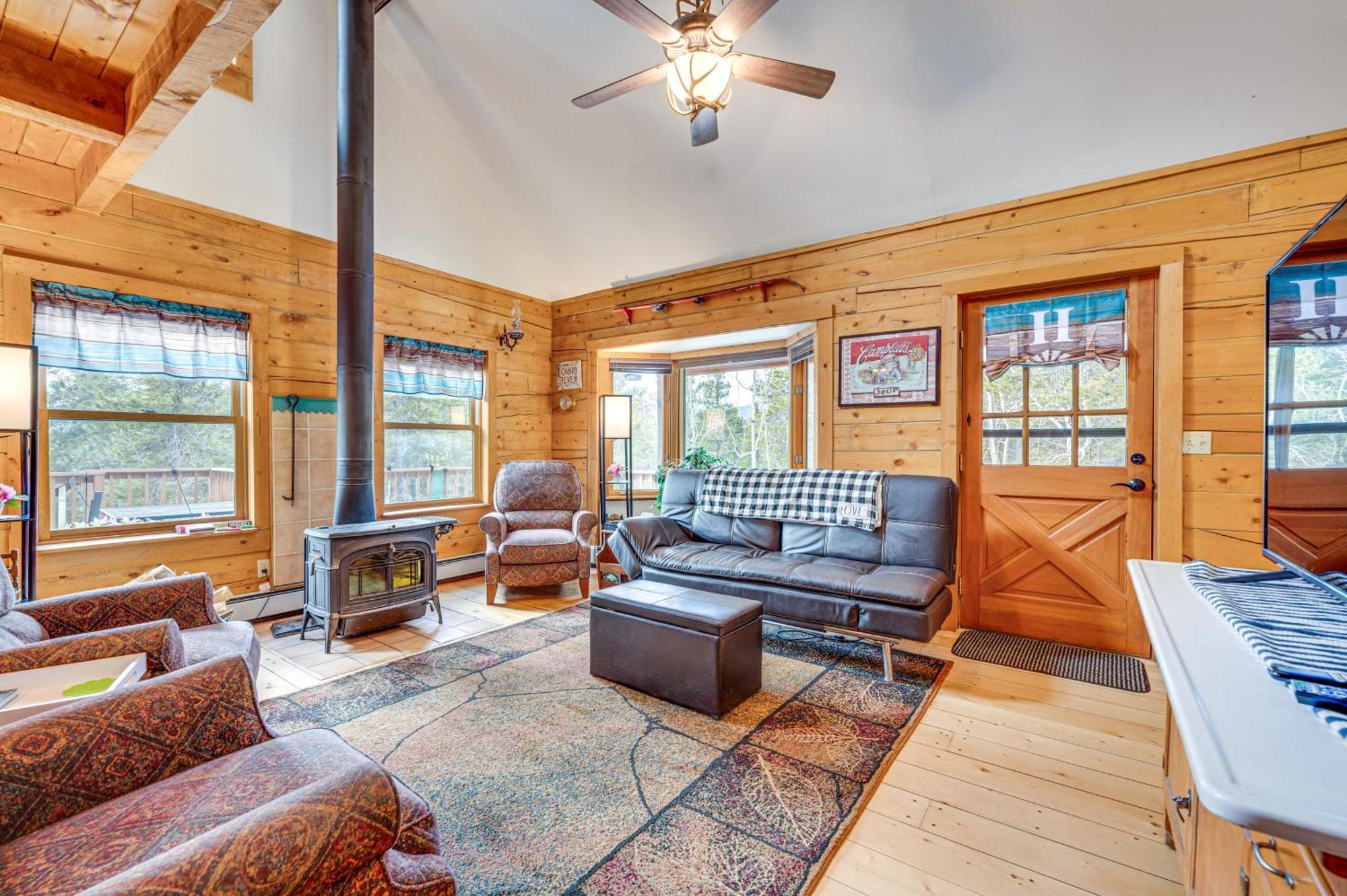 Secluded Black Hawk Log Cabin With Fire Pit! Екстер'єр фото