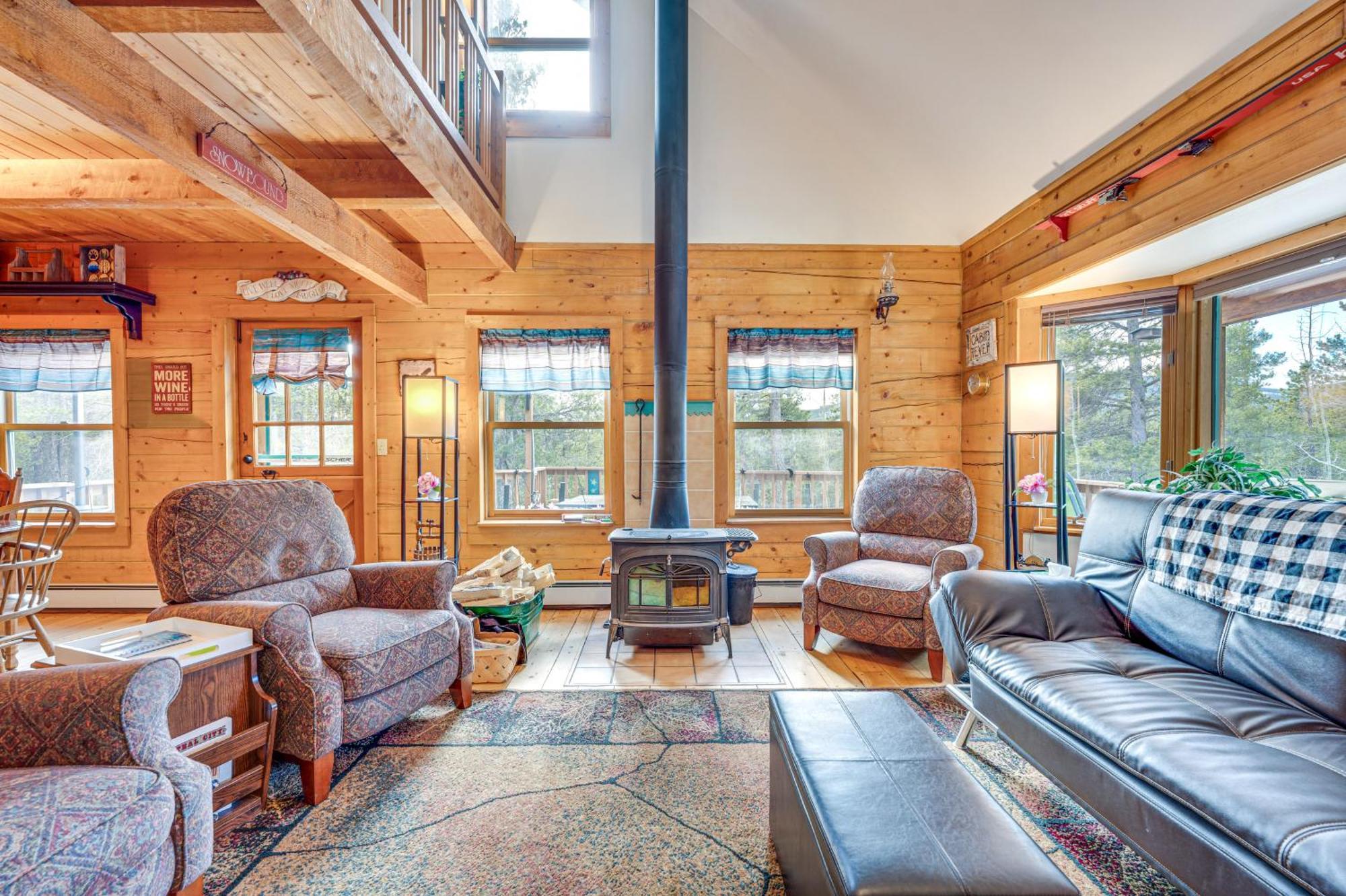 Secluded Black Hawk Log Cabin With Fire Pit! Екстер'єр фото